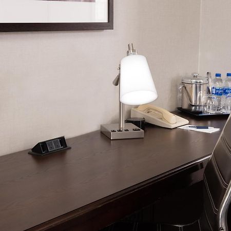 เชอราตัน สวีท ฟิลาเดลเฟีย แอร์พอร์ต Hotel ภายนอก รูปภาพ